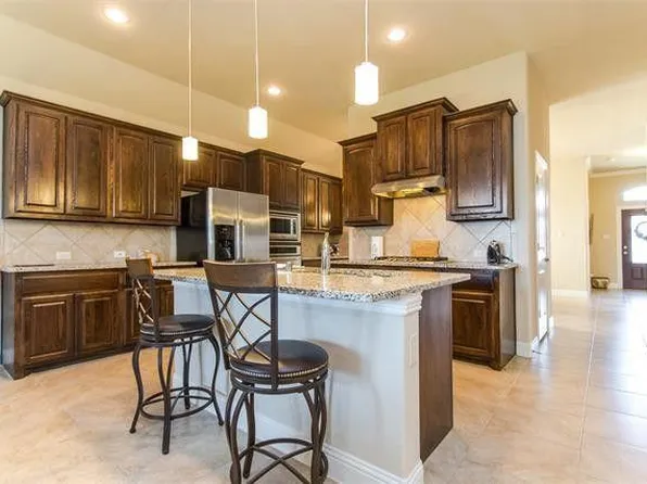 567 Bassett Hall Rd, Fate, TX 75189