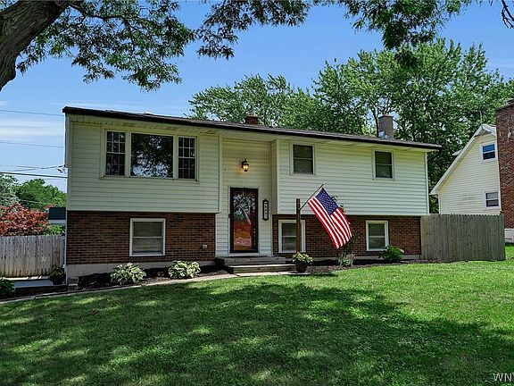 3rd image of 4493 Sunset Dr