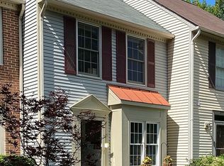 8445 Canyon Oak Dr, Springfield, VA 22153