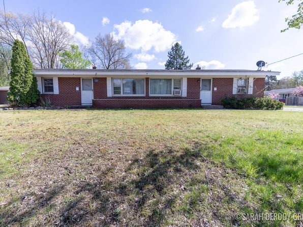 2324-2326 38th St SW, Wyoming, MI 49519