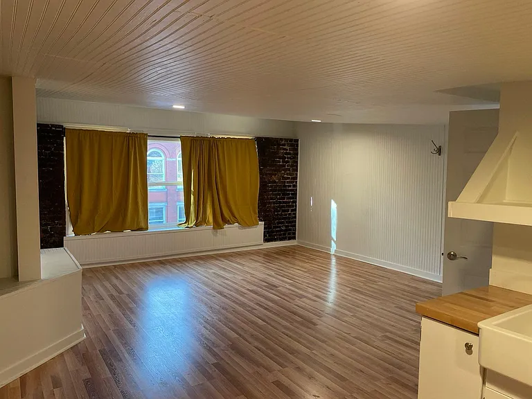 119 W Main St #L — Photo 7