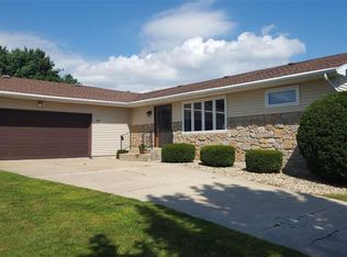 211 E Townline Rd, Lena, IL 61048