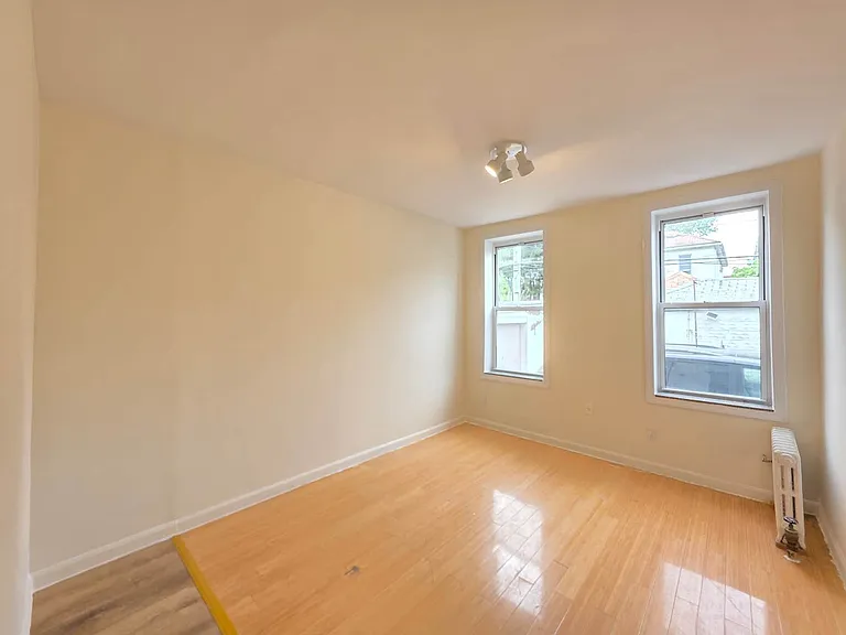 2027 74th St #1R — Photo 8