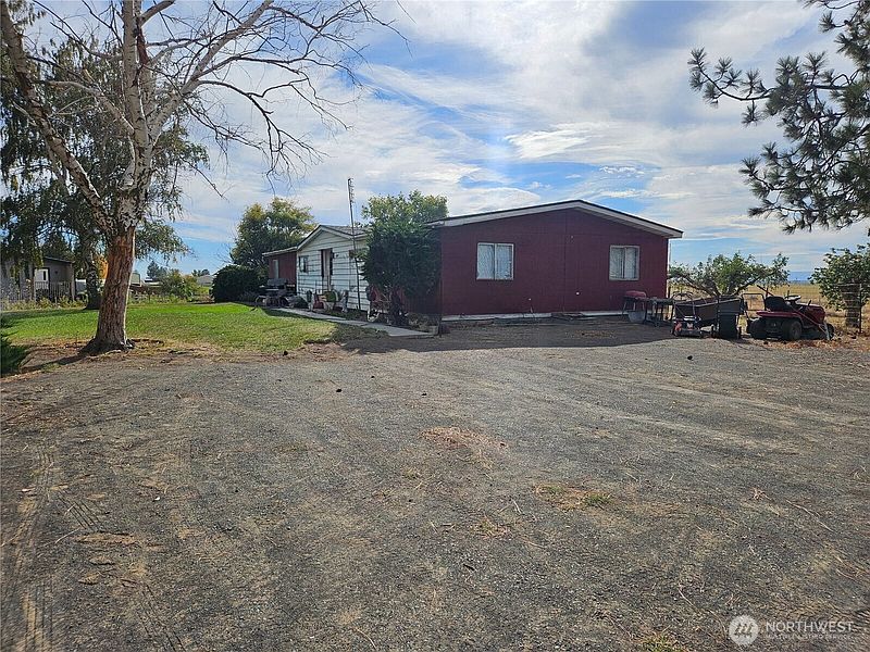3rd image of 9342 J.4 Road NW