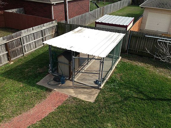 5th image of 2816 Swallows Ln