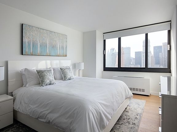 4th image of 105 Duane St APT 20B