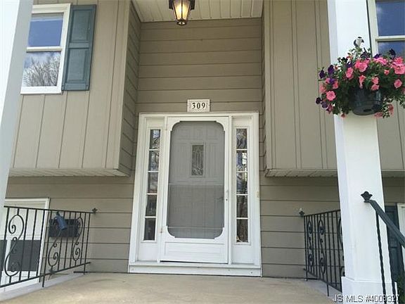 2nd image of 309 Grant Ave