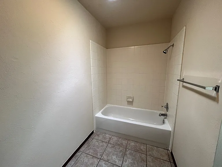 413 NW 143rd St — Photo 28