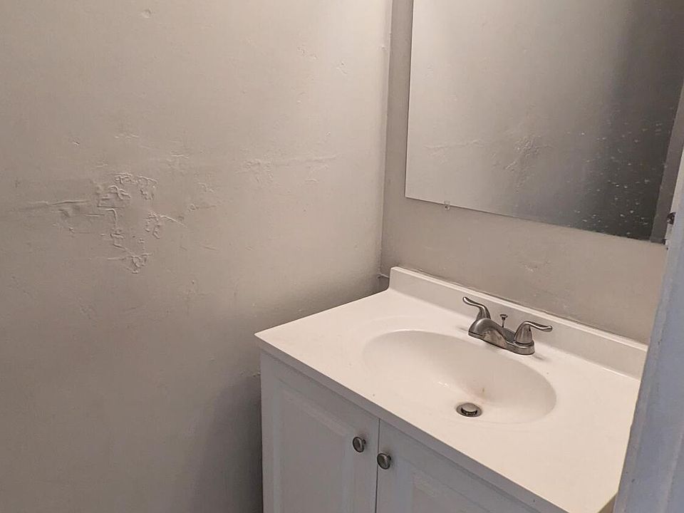1st image of 920 SW 80 Avenue #B