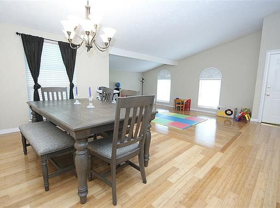 5th image of 5009 Clover Valley Dr