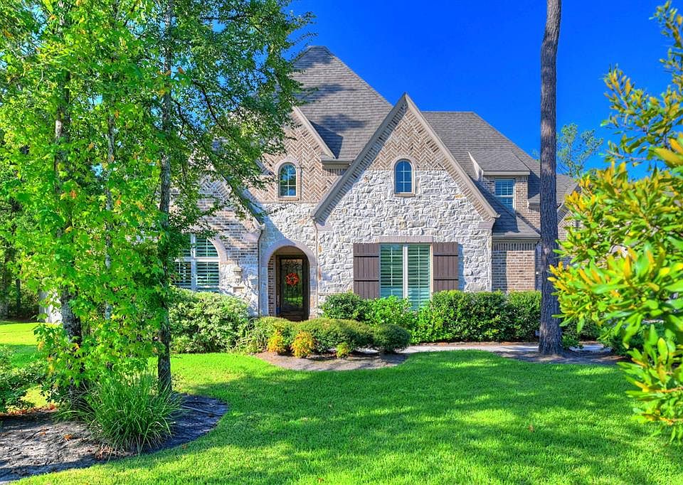 1st image of 114 S Silver Manor Cir