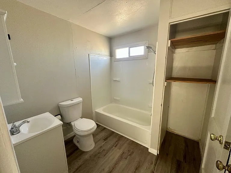 544 N 7th Pl — Photo 7