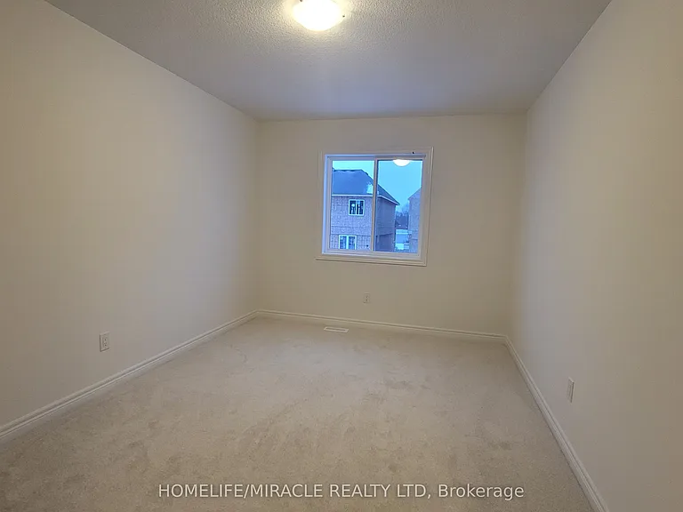 22 Vickers Rd — Photo 8