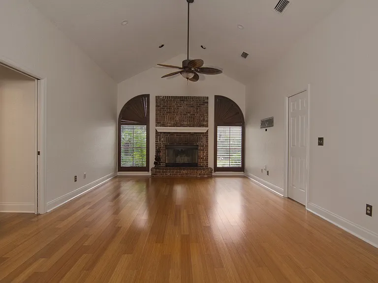7725 Apple Tree Cir — Photo 12