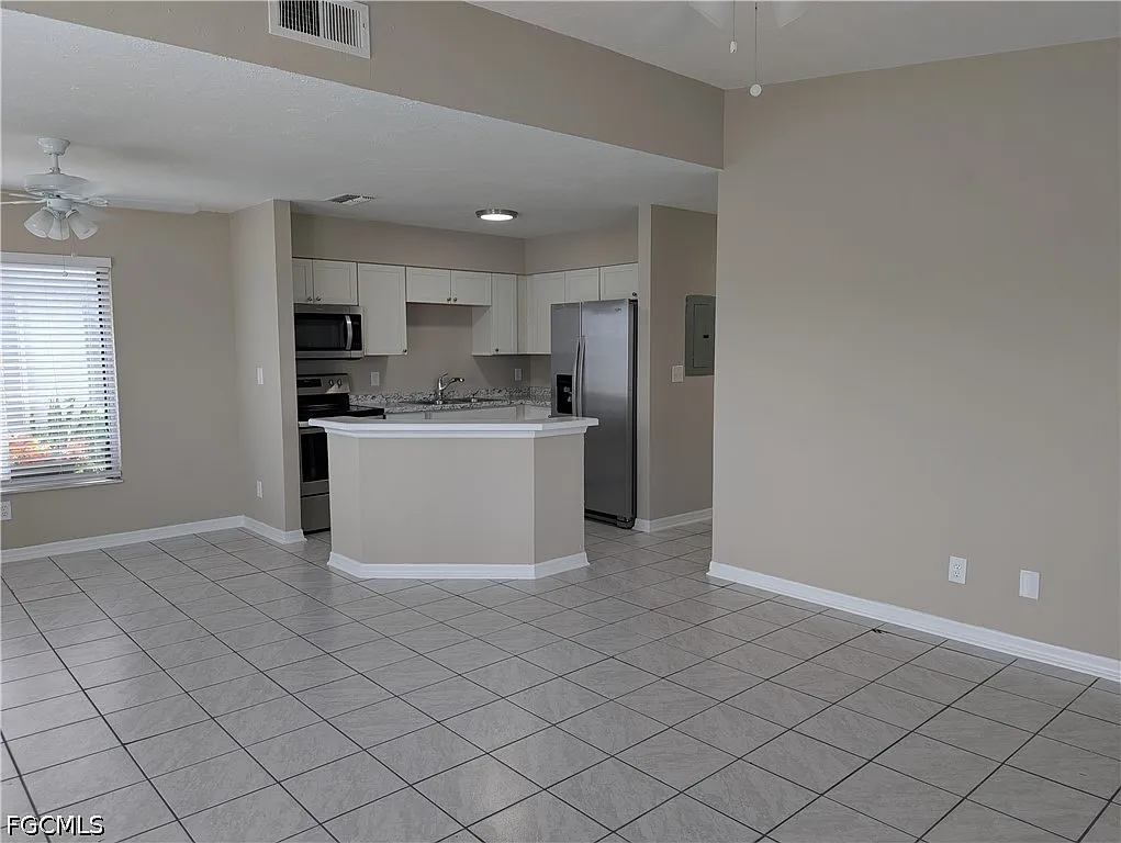 2 bed, 16.0 bath, 865 sqft, $1,200 — Photo 3