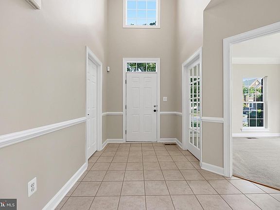 3rd image of 9813 Notting Hill Dr