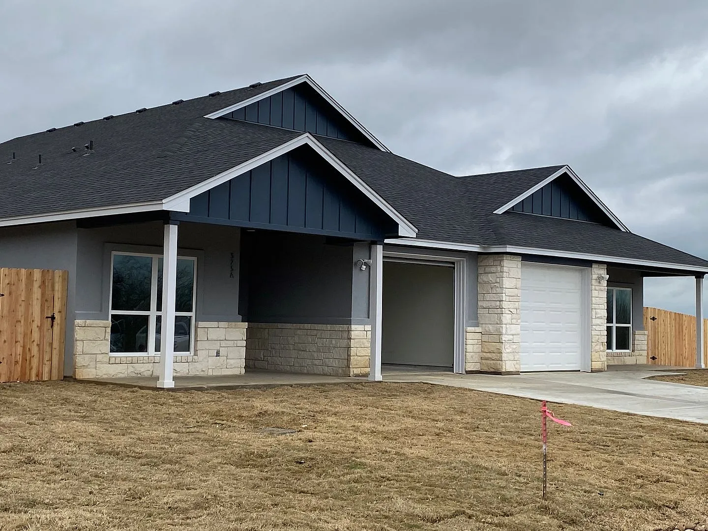 Charming 3-Bedroom Duplex in Peaceful Jarrell, TX — Photo 1