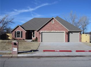 9817 SW 27th St, Yukon, OK 73099