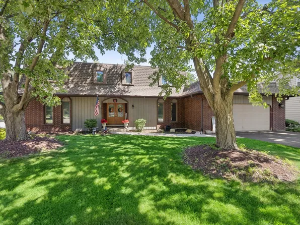 1490 Wood Ave, Downers Grove, IL 60515