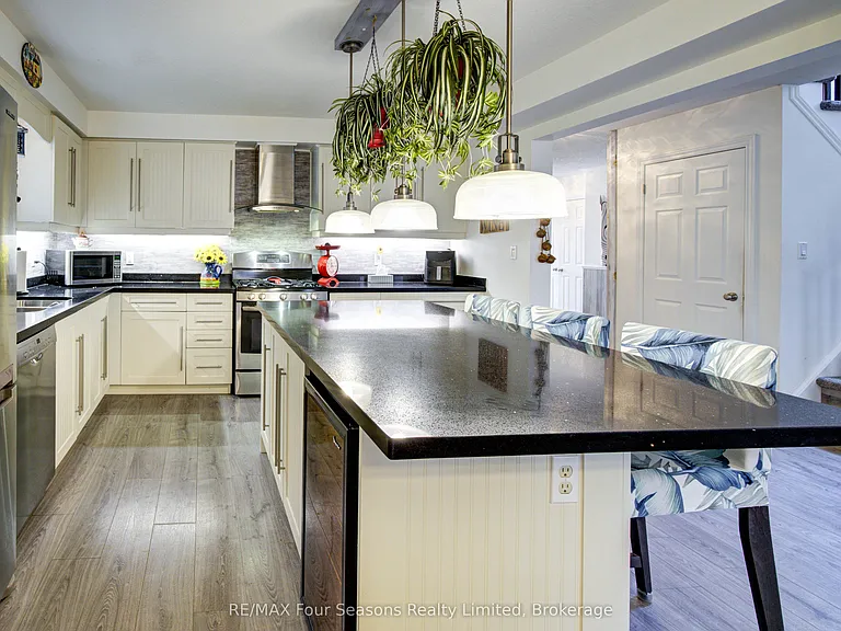 9 Brooke Ave — Photo 8