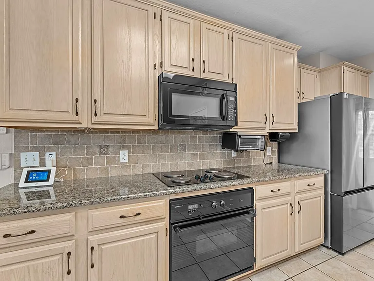 1602 Seminole St — Photo 10