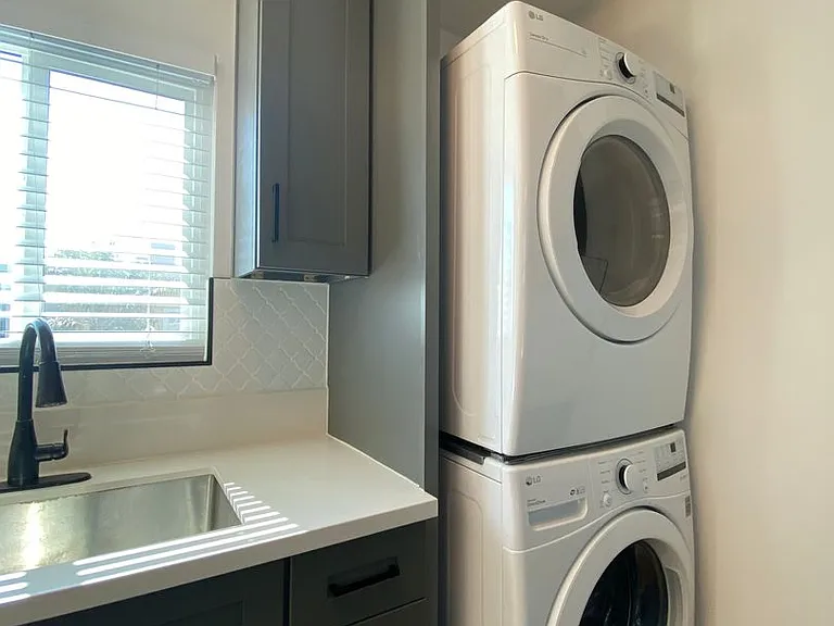 6556 Lamirada Ave — Photo 17