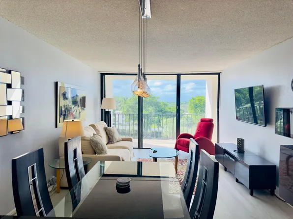 1830 Embassy Drive #505, West Palm Beach, FL 33401