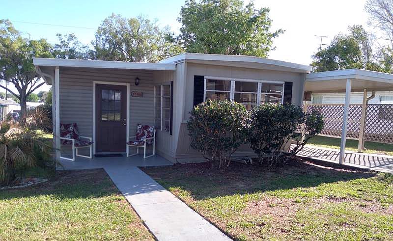 1st image of 39602 Persimmon Ave