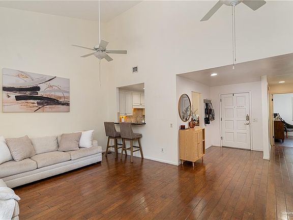 4th image of 105 W Shasta Ave #9