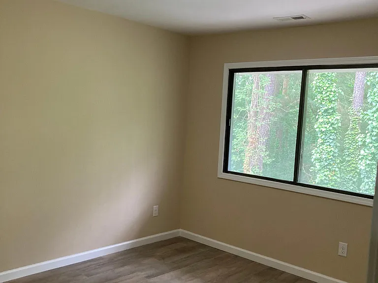 4707 Walden Pond Dr #B — Photo 5