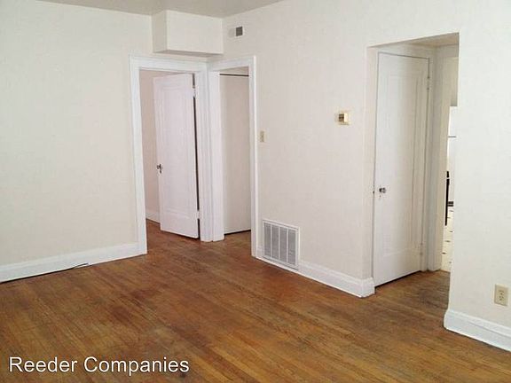 2nd image of 1916 Calumet Ave APT 4