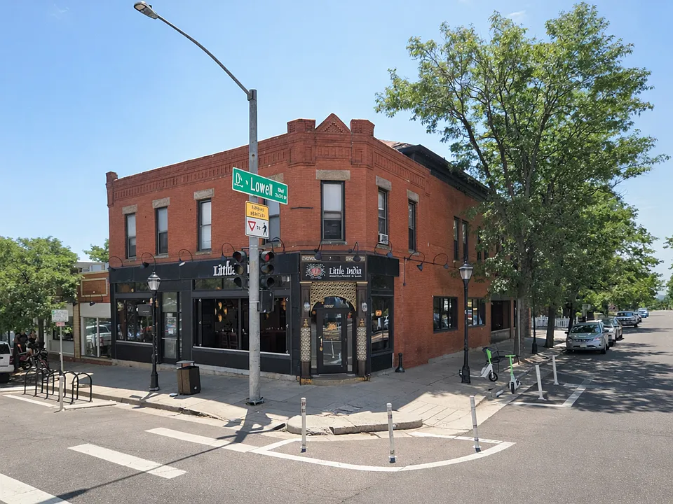 Rare Highlands Location w/ Parking Spot & Laundry On-Site! 32nd & Lowell