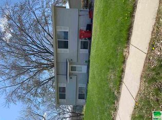 516 N Norbeck St, Vermillion, SD 57069