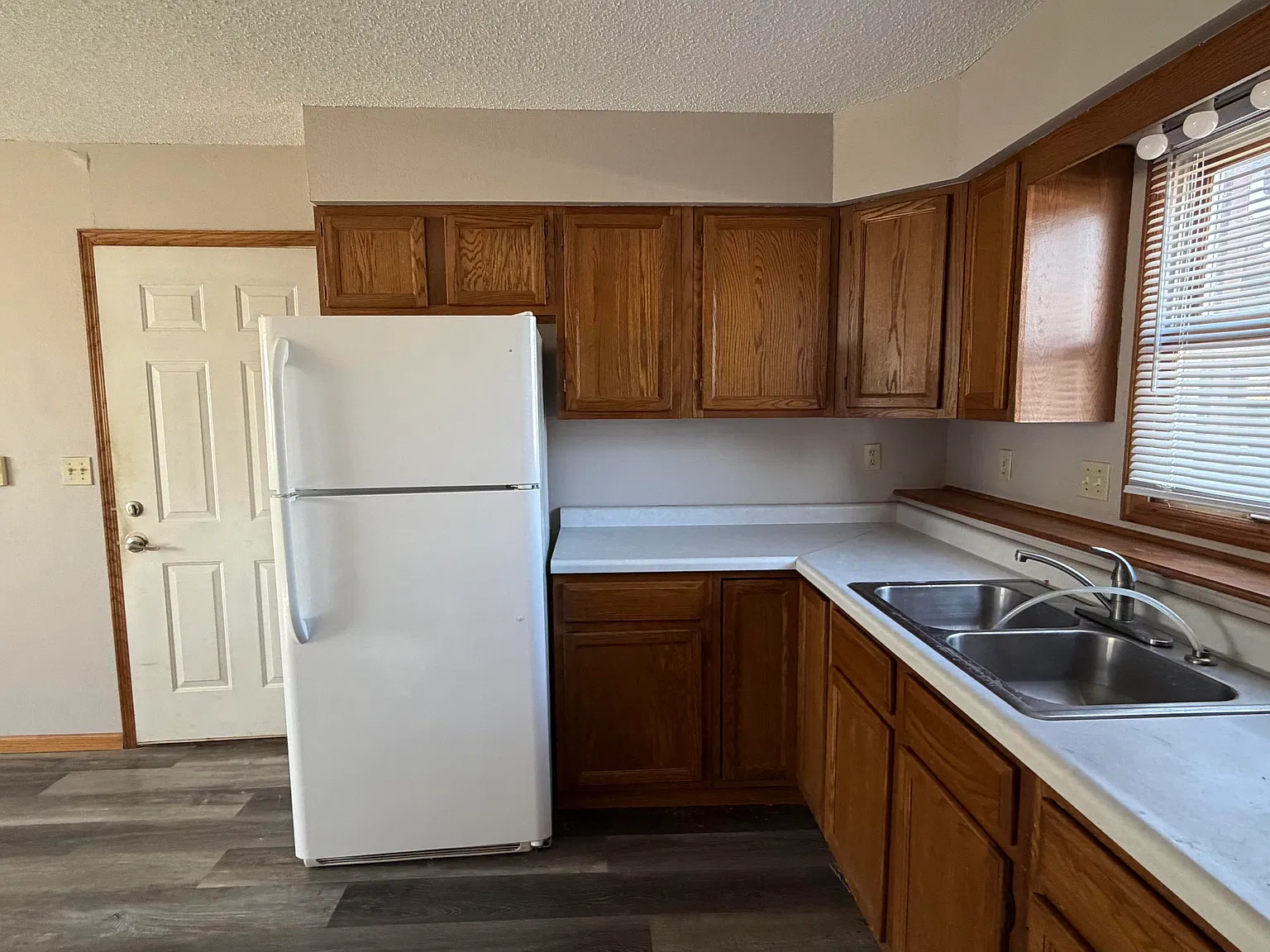 2 bed, $650 — Photo 3