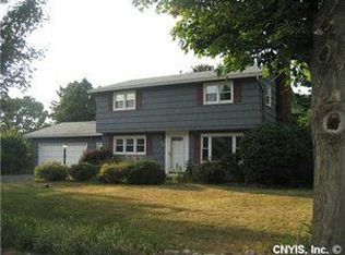 116 Woodmancy Ln, Fayetteville, NY