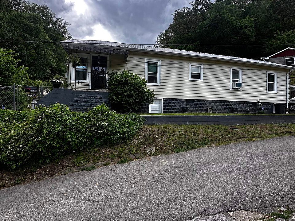 1st image of 302 9th St