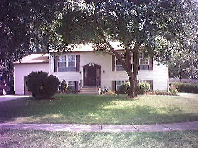 1st image of 805 Wrigley Pl