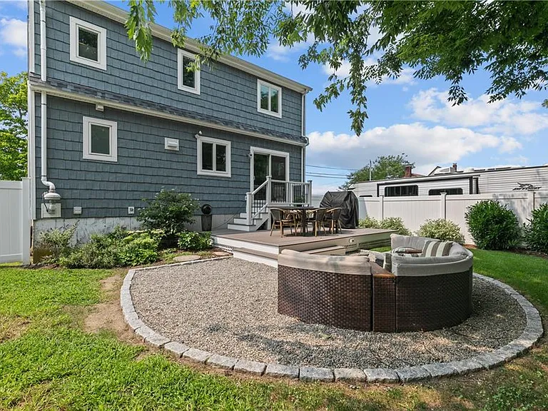 59 Berkley Ave — Photo 25