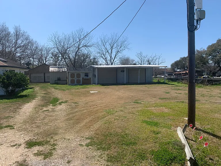 10704 State Highway 185 S — Photo 59