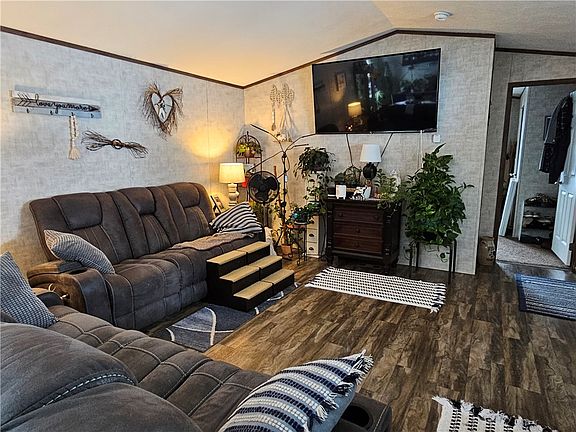 3rd image of 705 Greyhound Ln