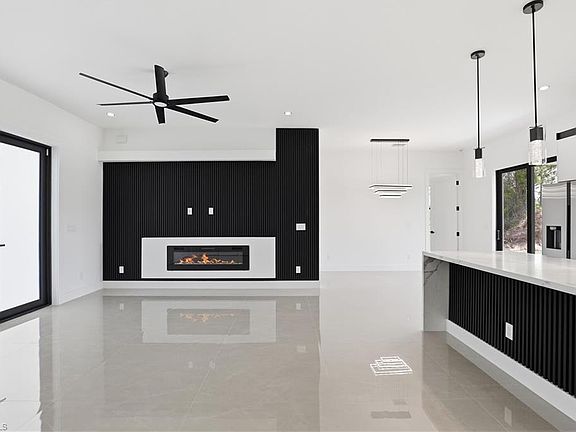 5th image of 1124 Edelweiss ST E