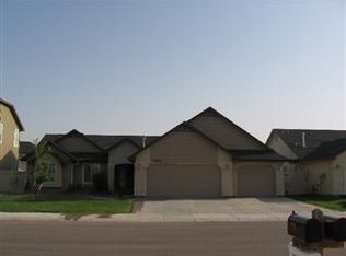 2974 W Divide Creek Dr, Meridian, ID 83646