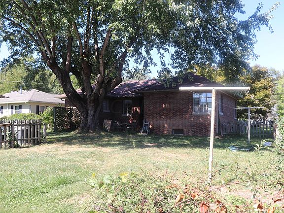 4th image of 720 Smithfield Ave