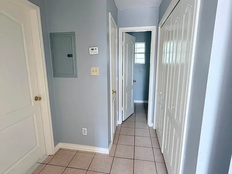 2419 Barrios St #3 — Photo 10