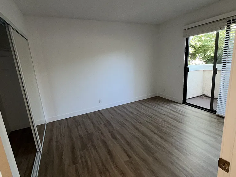 750 S Highland Ave #O — Photo 7