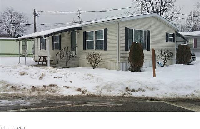 1st image of 15 Ash Dr #15