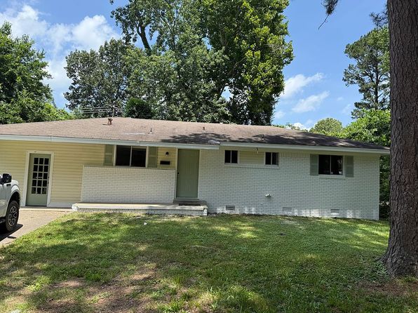 100 Springwood Dr