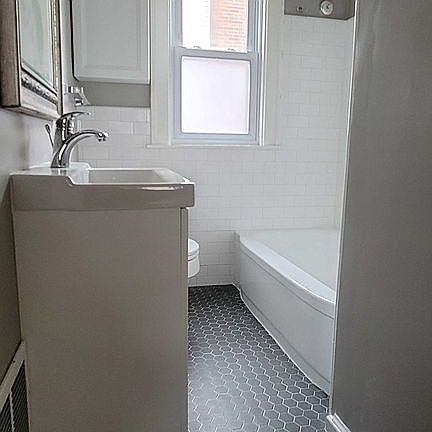 2nd image of 521 W Saratoga Ave