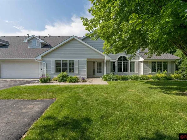 1447 Parkside Ln, North Mankato, MN 56003