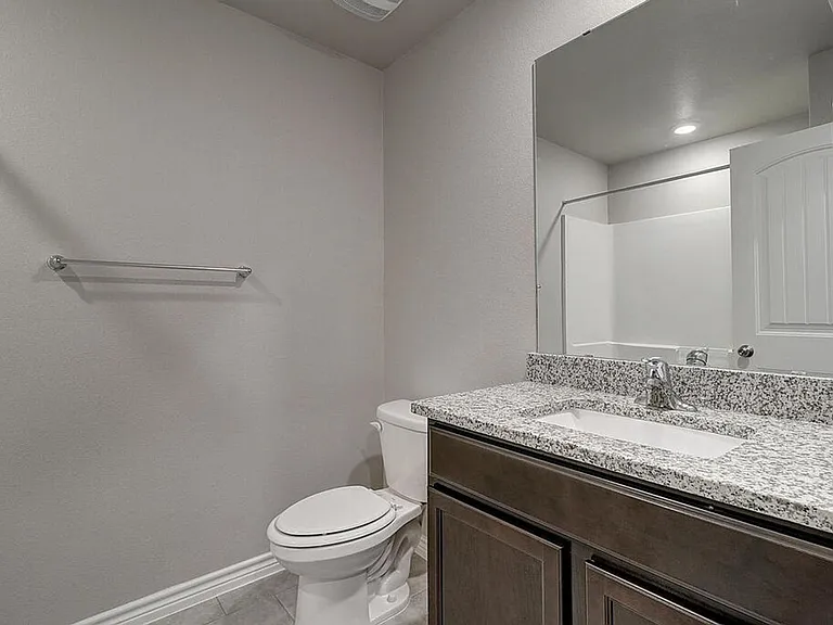 1269 Carnaby St — Photo 22